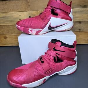 Nike Unisex Youth Lebron Soldier 9 Basketball Shoe Size 7Y Pink Court Stability